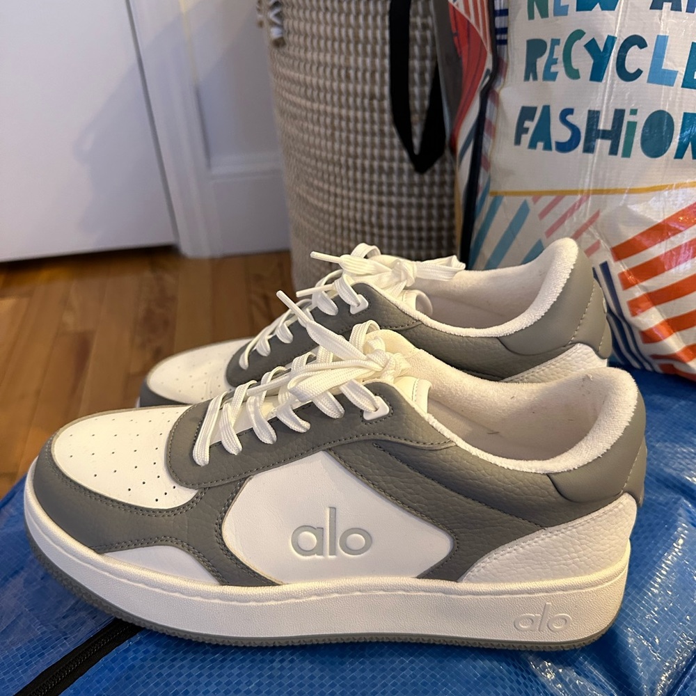 Alo yoga workout shoes